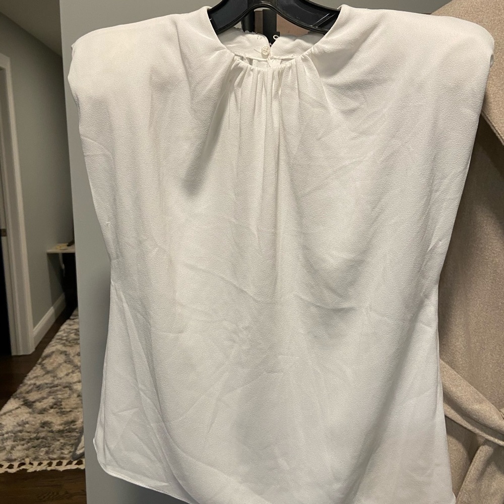 Padded sleeveless shirt